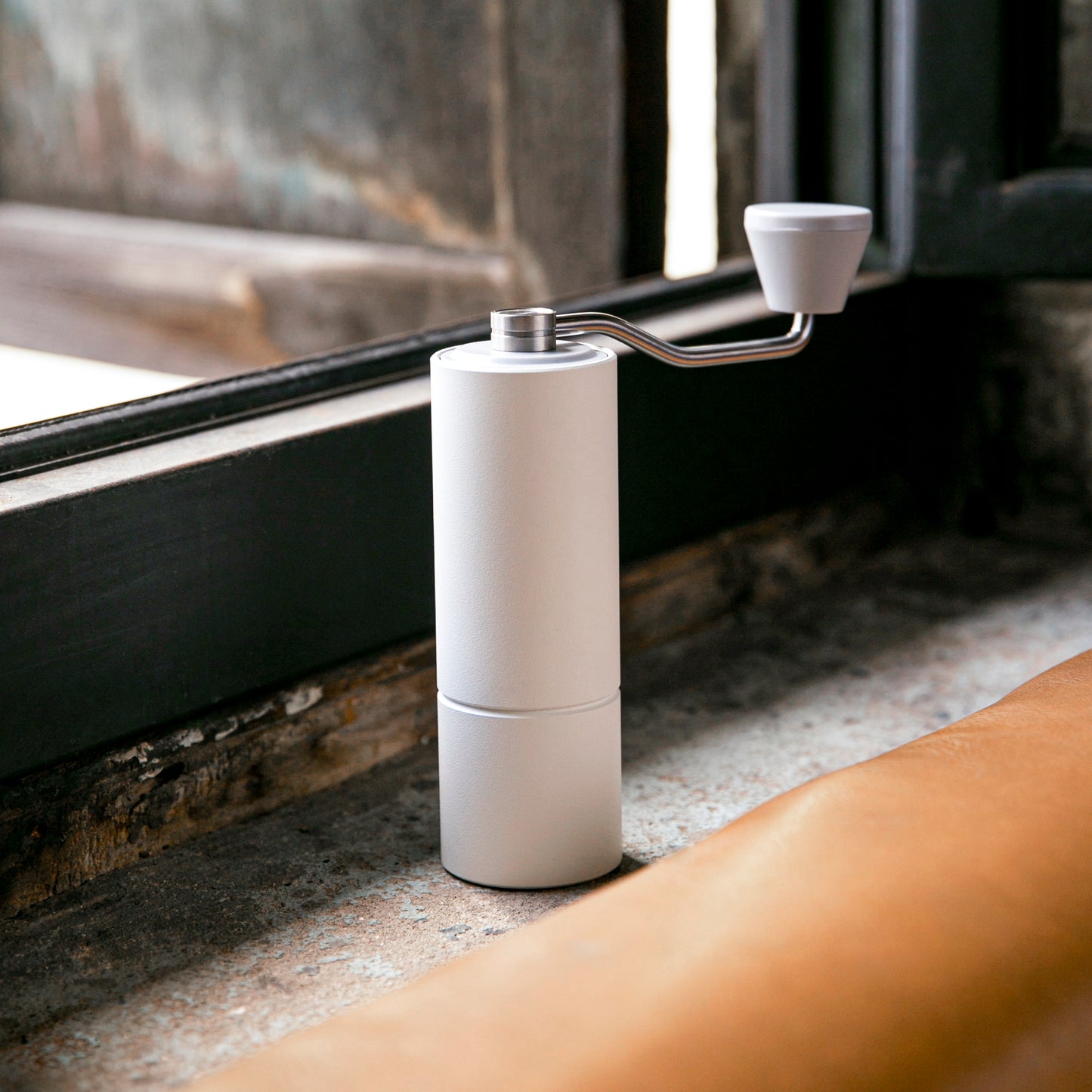 Coffee Brewer l Timemore Equipment l White Hand Grinder
