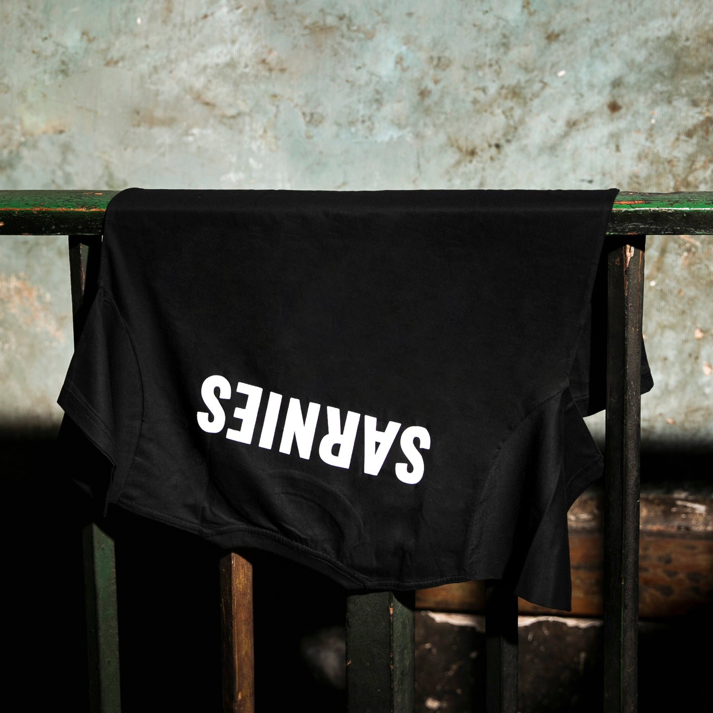 Sarnies Tee